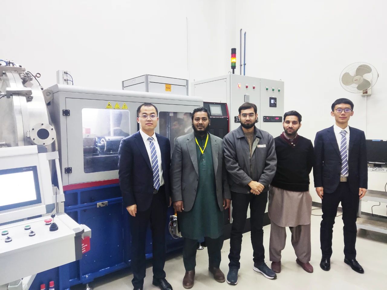 順利交付!西安賽隆桌面級(jí)制粉設(shè)備首次進(jìn)入海外市場(chǎng)